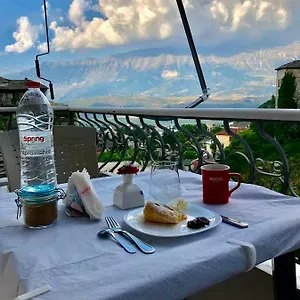 Grandma's 4*, Gjirokastër Albanie